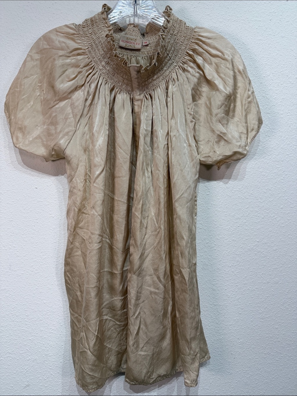 Rungolee short-sleeve silk blouse elaborate smocked neck size Medium - Picture 2 of 6